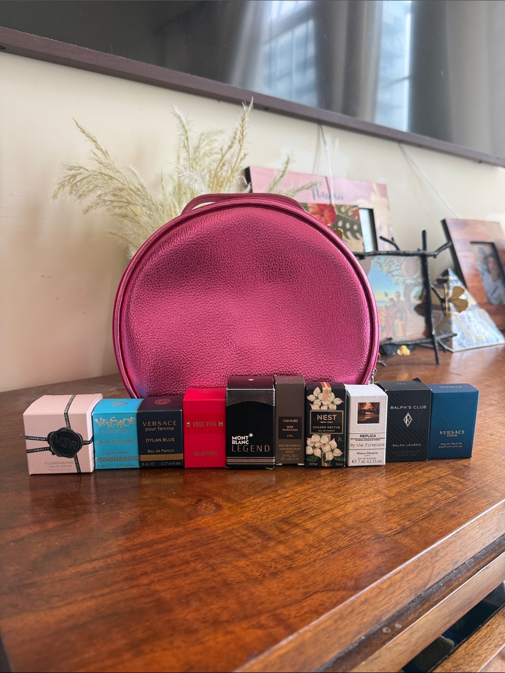 10 piece designer scent adorable mini set. New with carry case